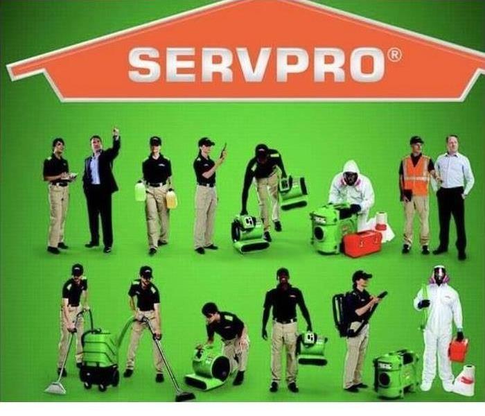SERVPRO Image showing technicians